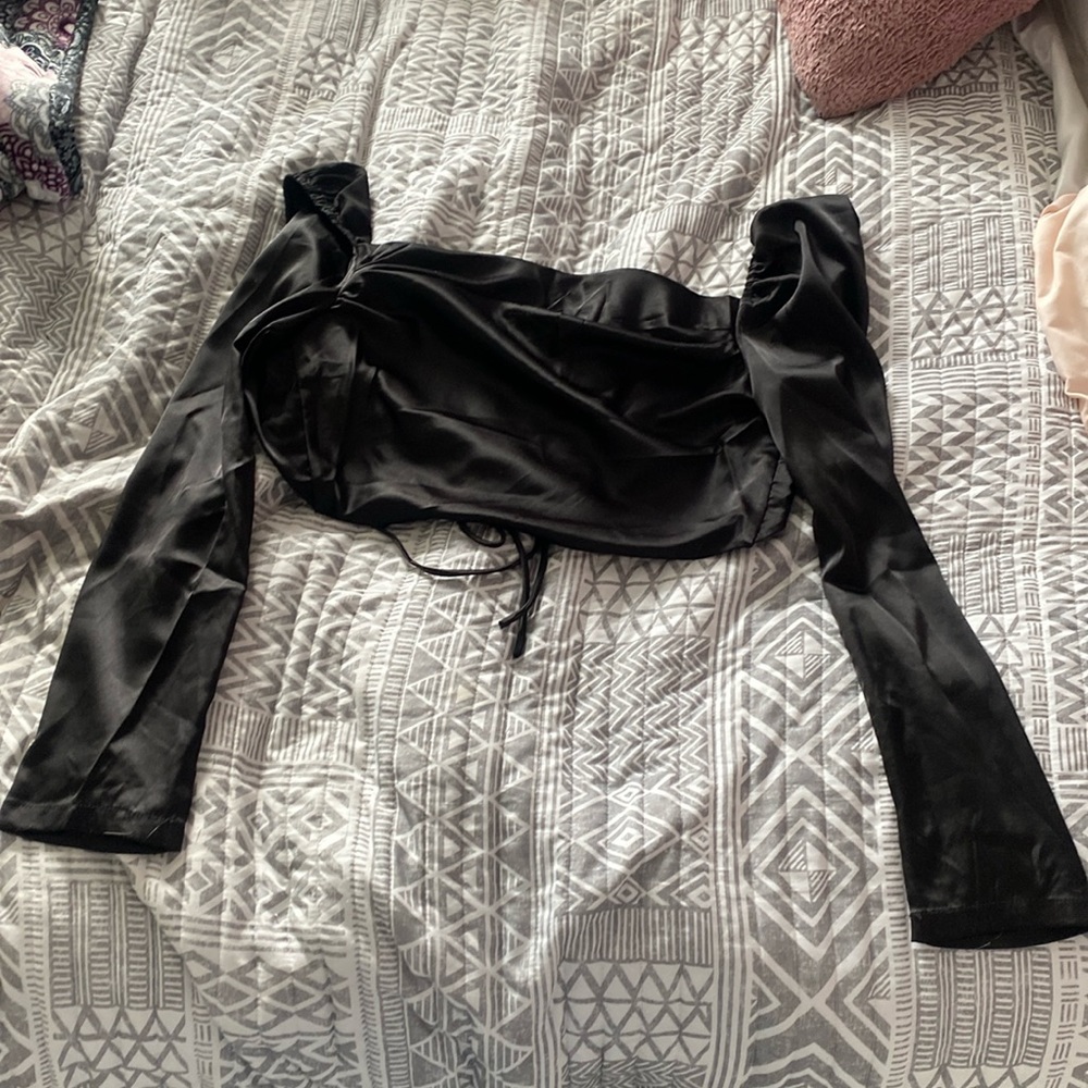 Long sleeve crop top